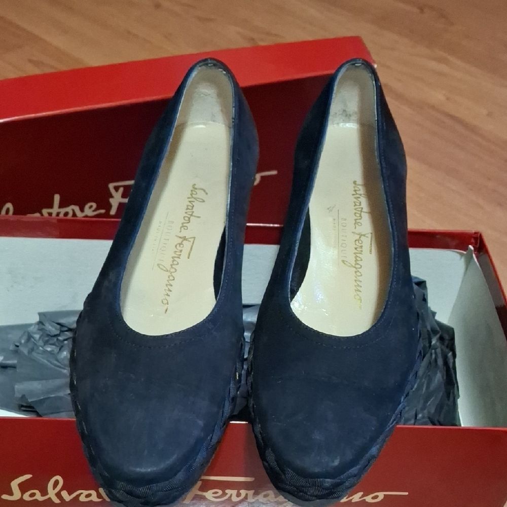 Salvatore Ferragamo Women's Navy Flats